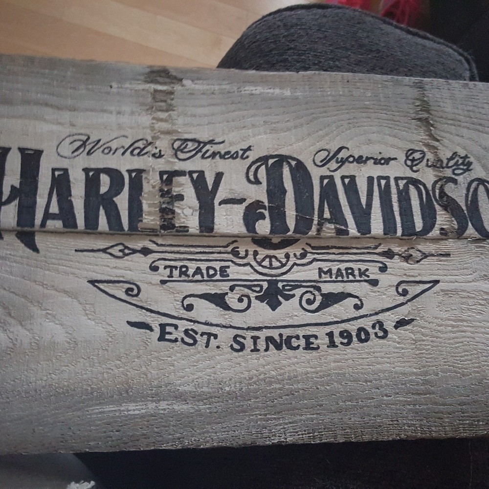 Harley Davidson sign